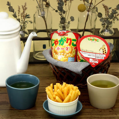 カルビー じゃがりこ チーズ 55g Calbee Jagarico Cheese ポテトスティック 日本 お菓子 カップスナック チェダー カマンベール
