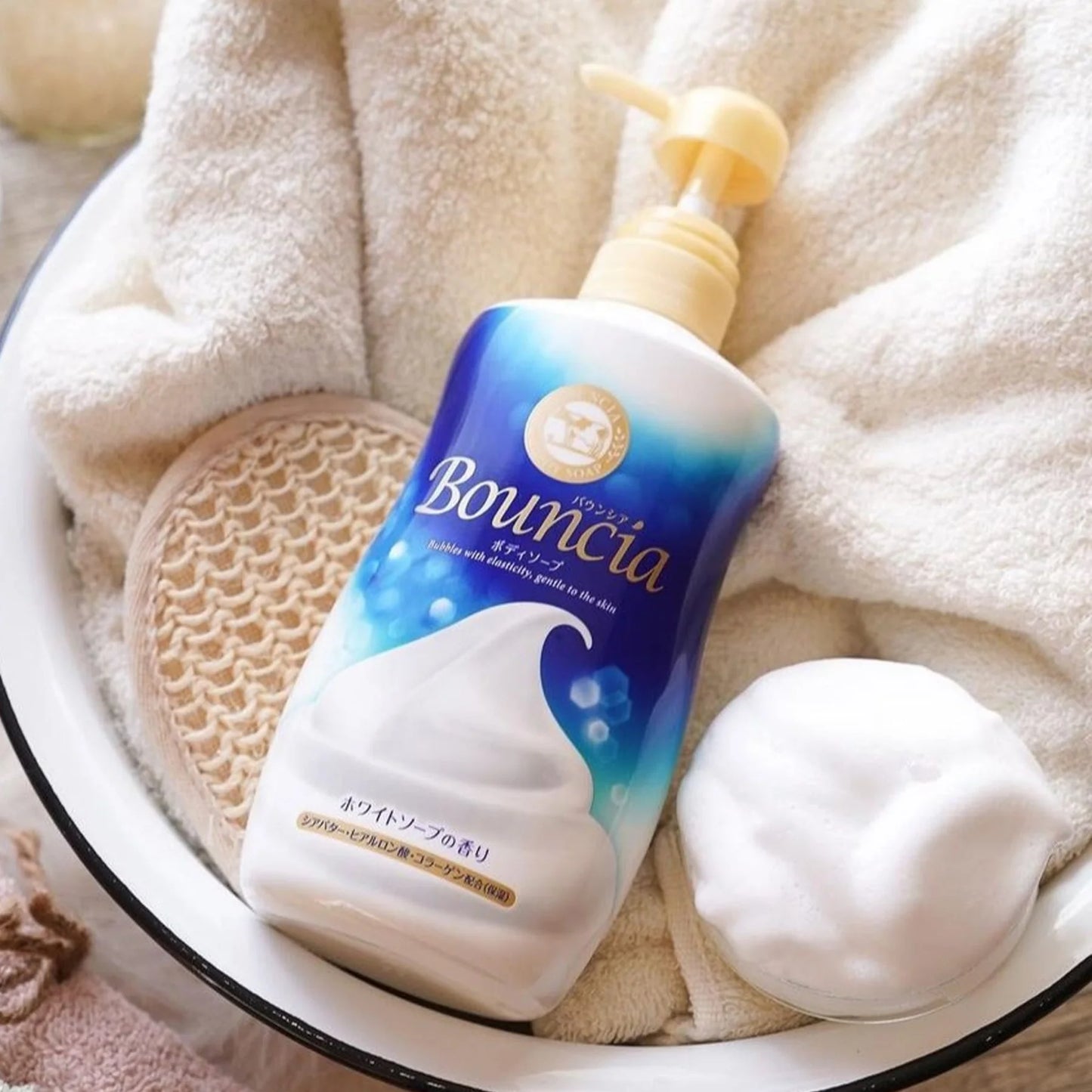 Cow Brand Bouncia Body Soap, White Soap Scent, Pump, 480ml